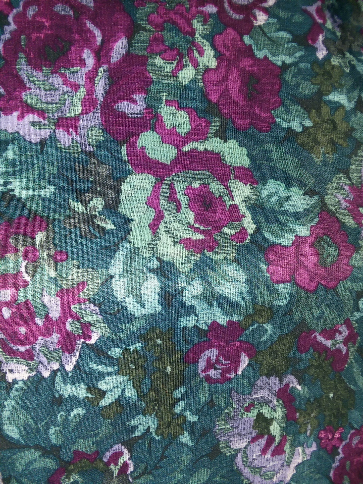 Poliéster Taslan de peso medio con DWR - Tapiz floral (se vende por yarda)