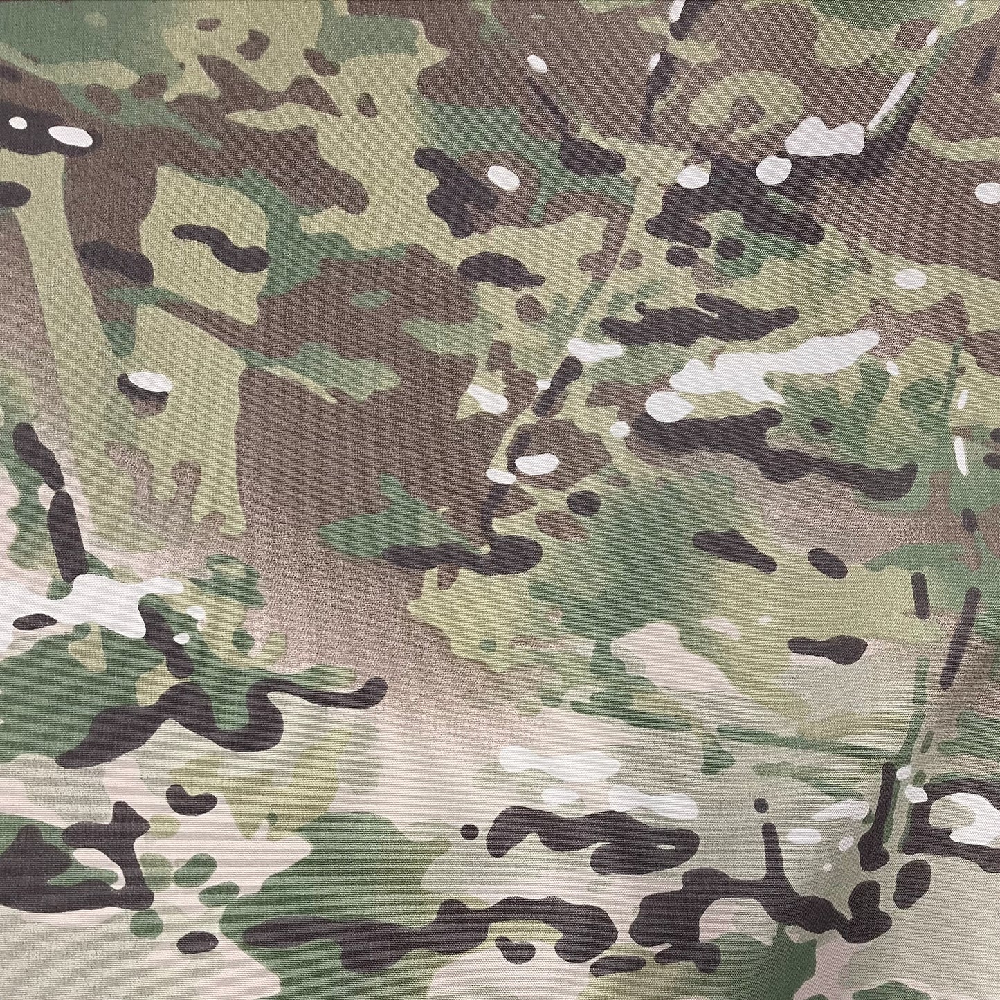 Tela de nailon recubierta GAMMA 400D - MultiCam (se vende por yarda)