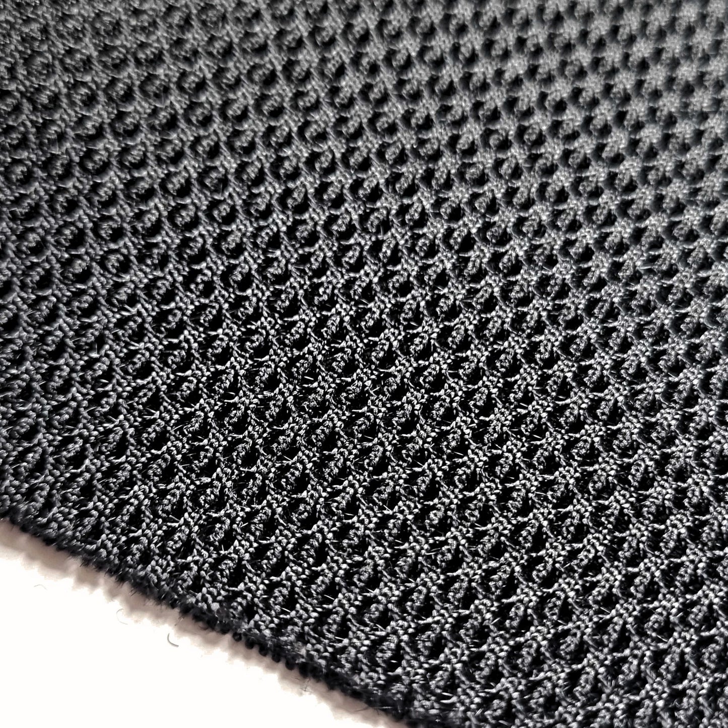 *** CLEAN 2NDS *** DNB123 3.0mm Hard Faced Spacer Mesh Black (Sold per Foot)