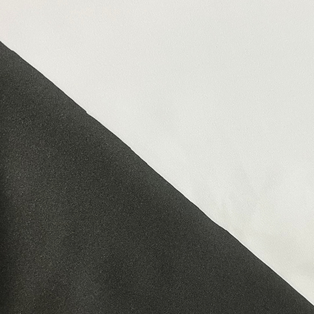 3 層 Polartec® NeoShell® WPB、4 方向ストレッチ付き (ヤードごとに販売)