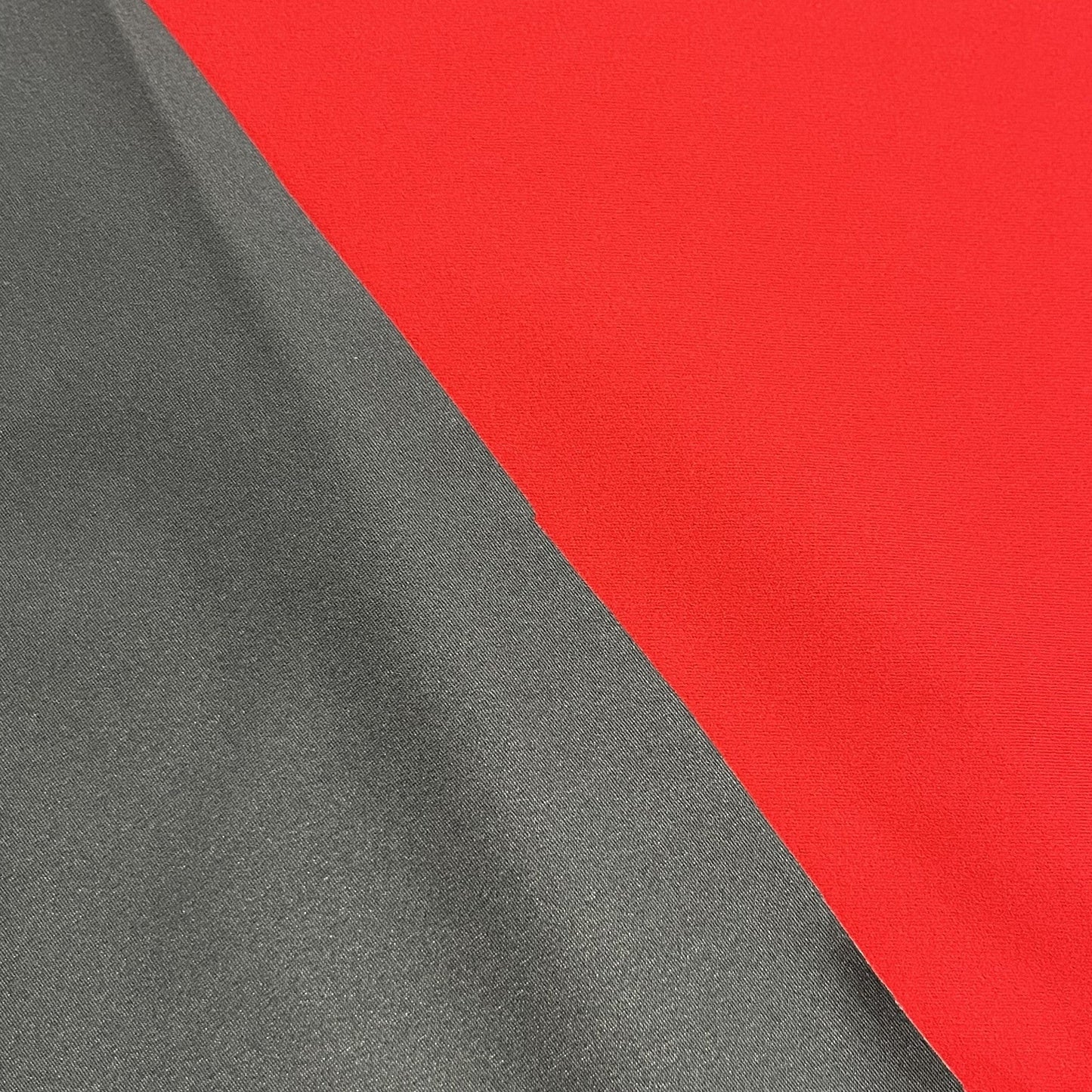 3 層 Polartec® NeoShell® WPB、4 方向ストレッチ付き (ヤードごとに販売)
