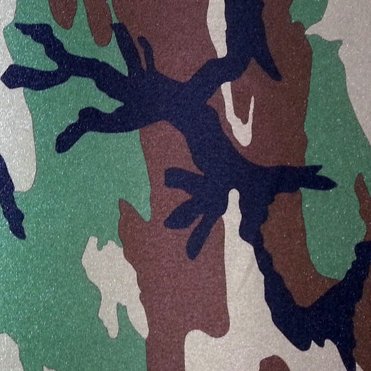 Satinique Camouflage Bridal Satin - Woodland (se vende por yarda)
