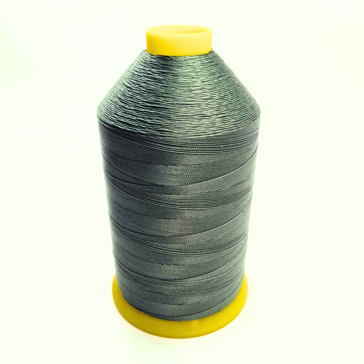 Conos de 10 oz de hilo de nailon reforzado Strongbond 40 (se venden por cada uno)