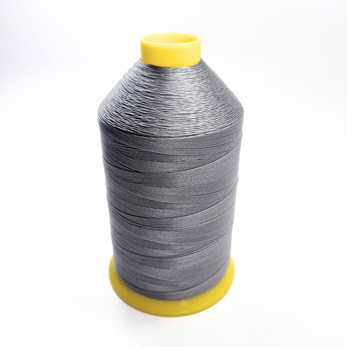 Conos de 10 oz de hilo de nailon reforzado Strongbond 40 (se venden por cada uno)
