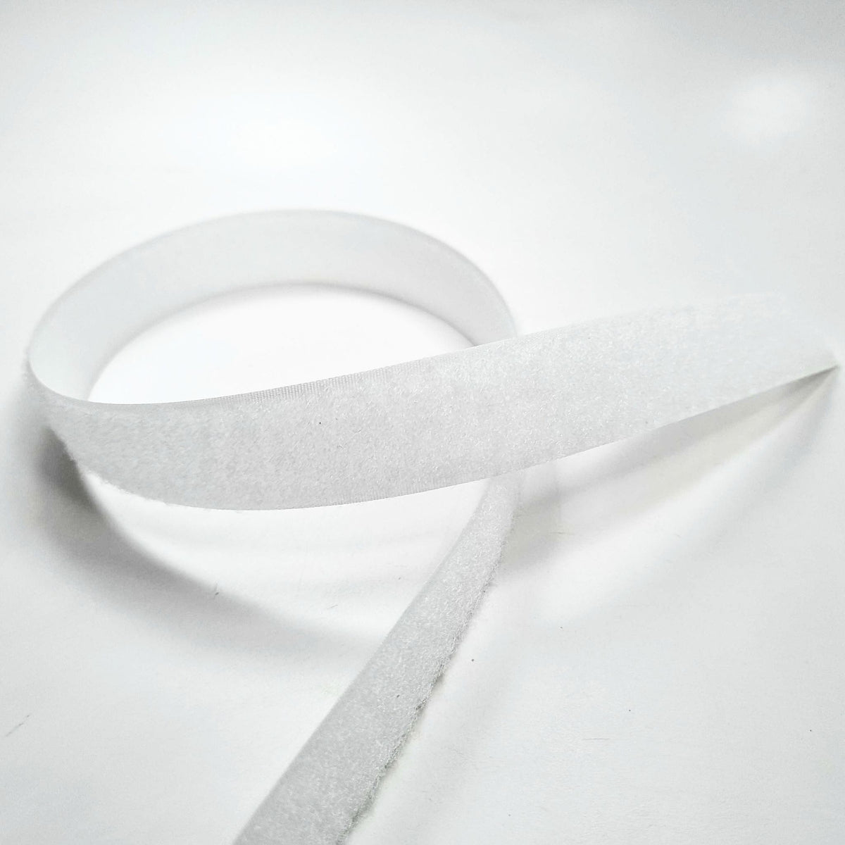 Gancho sujetador de cinta para coser de 1 pulgada (se vende por yarda)