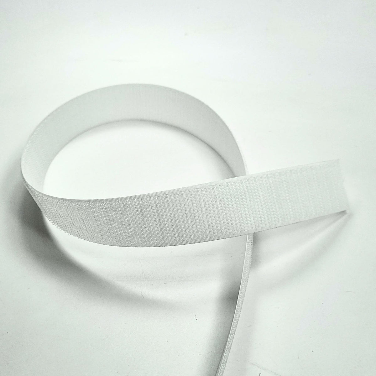 Gancho sujetador de cinta para coser de 1 pulgada (se vende por yarda)
