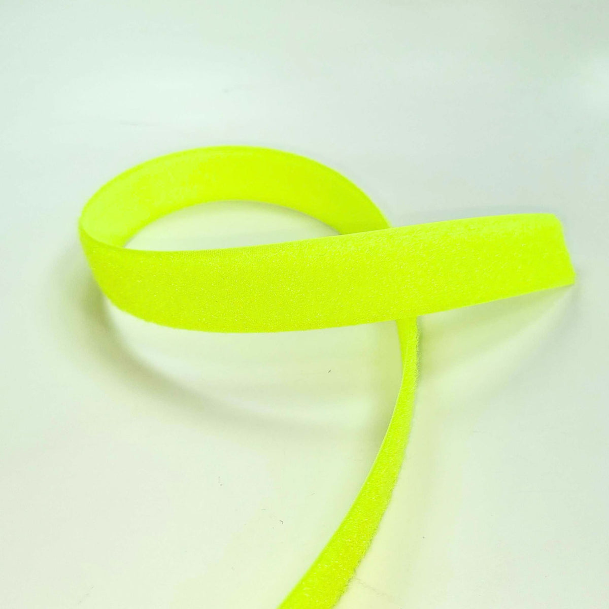 Gancho sujetador de cinta para coser de 1 pulgada (se vende por yarda)
