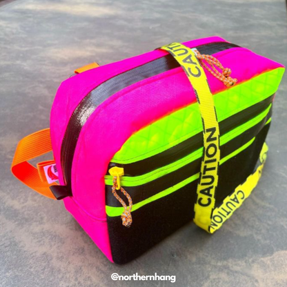 ECOPAK by Challenge - Tejido de poliéster reciclado 200D con respaldo Ripstop 70d (se vende por yarda)