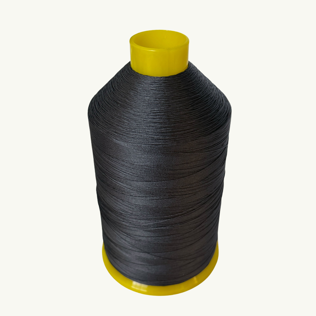 Conos de 10 oz de hilo de nailon reforzado Strongbond 40 (se venden por cada uno)